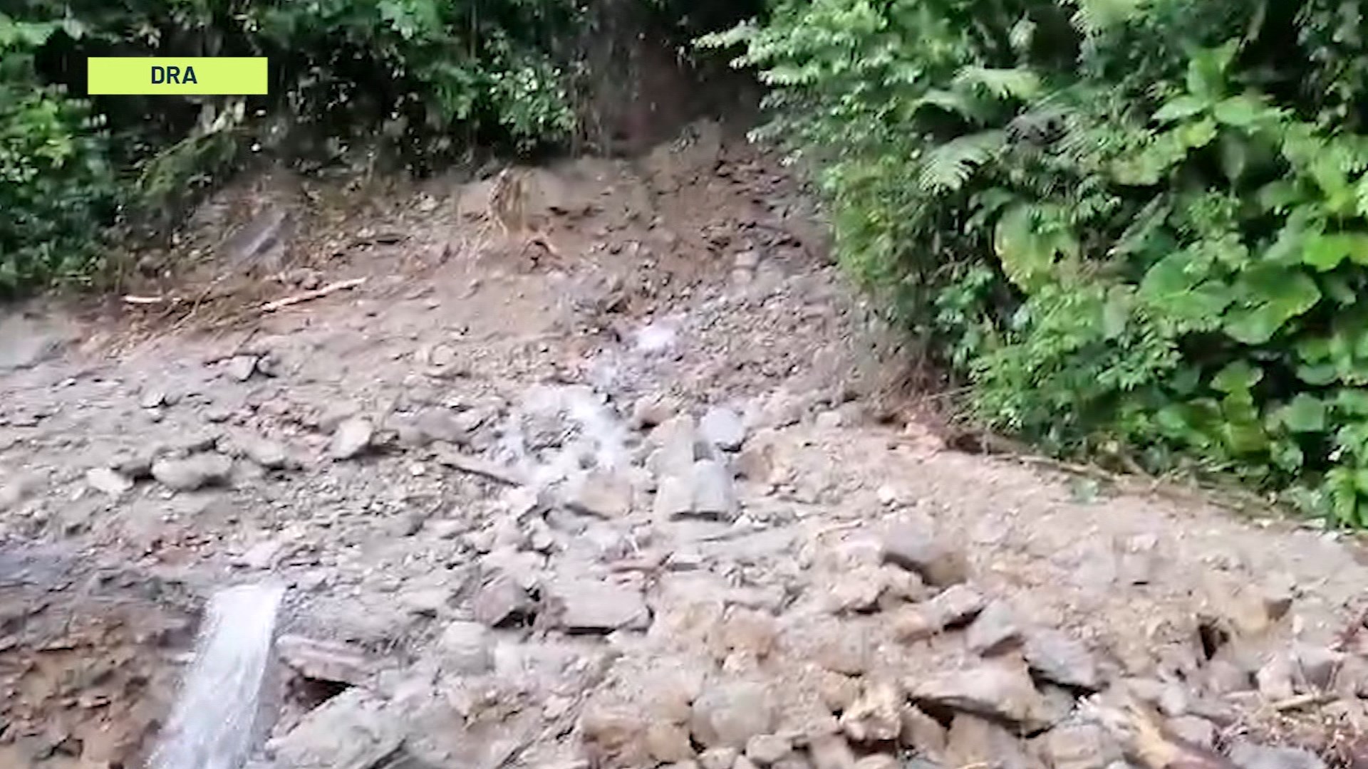 Cerrada vía Medellín – Quibdó por derrumbes