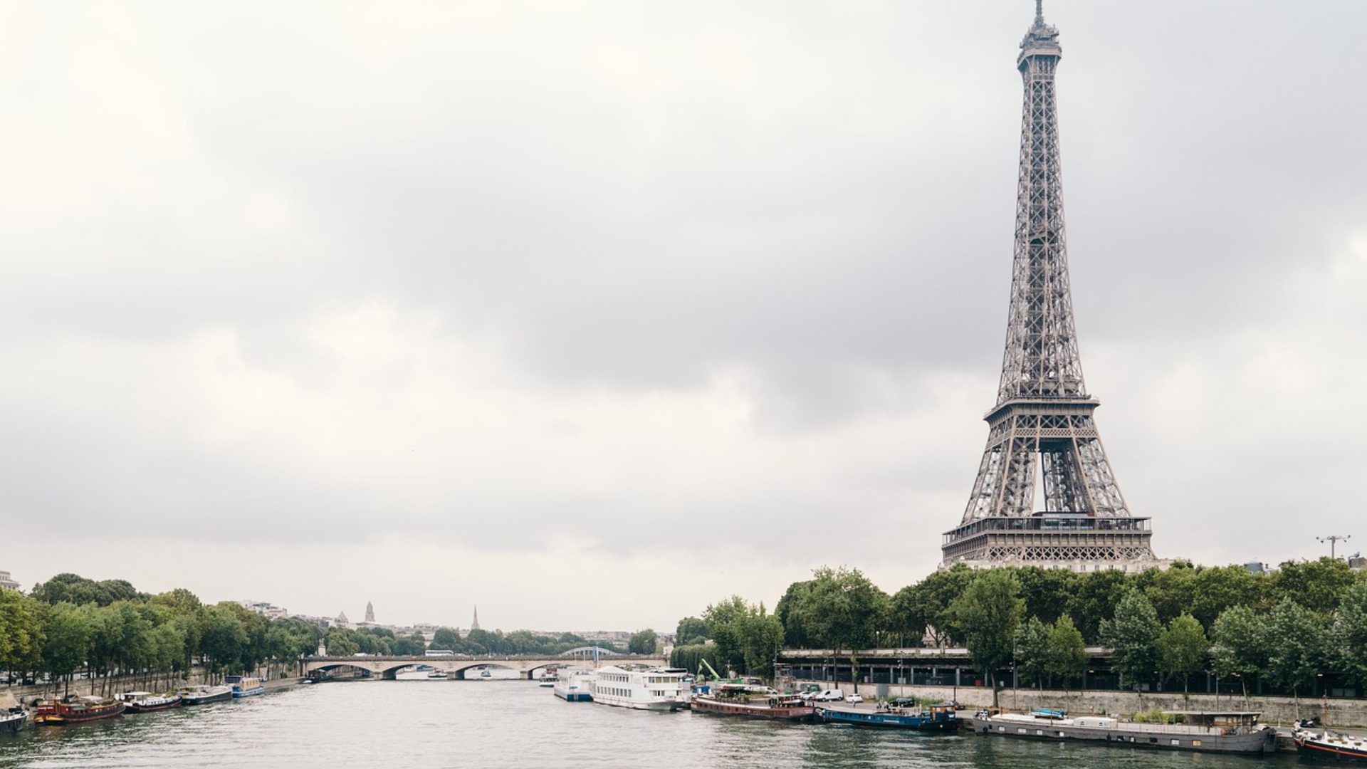 El Sena es uno de los ríos más importantes de Francia y es famoso por atravesar París, la capital del país. Este río es un verdadero emblema de la ciudad y se destaca como uno de los más extensos y conocidos de Europa. Foto de: Pixabay