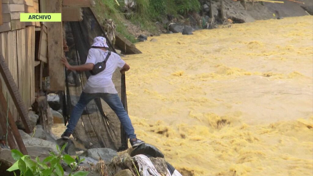 Medellín: alerta por construcciones cerca de las quebradas 