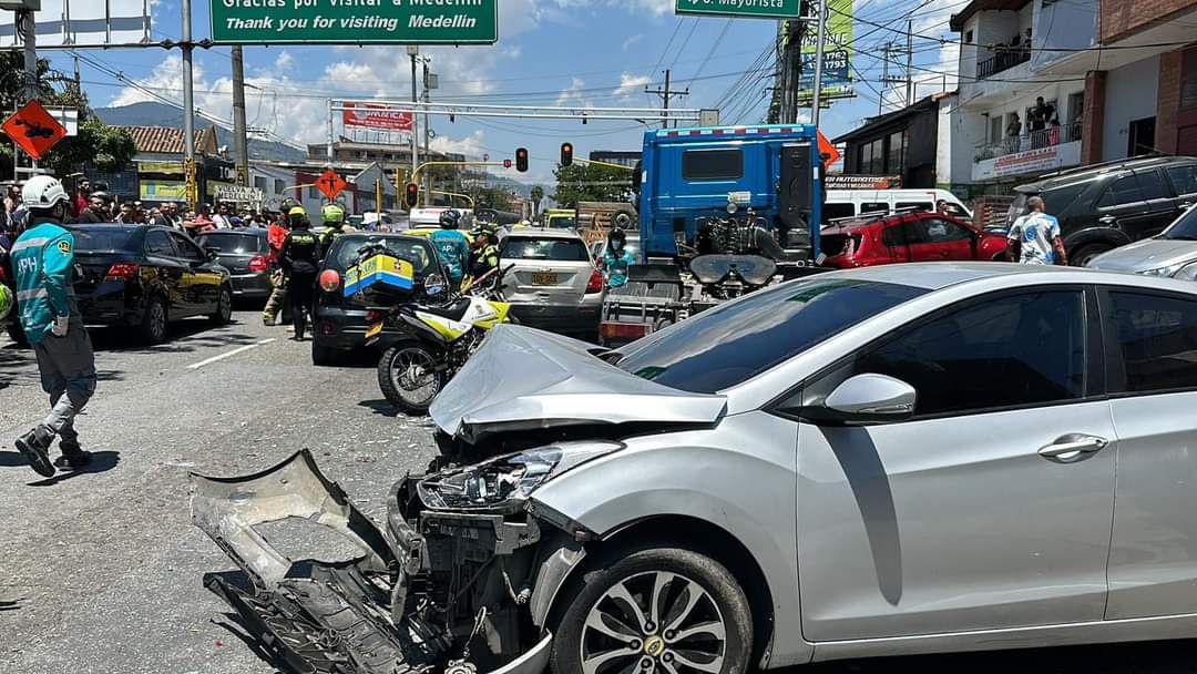 Al parecer, el vehículo había sido reportado como hurtado en horas de la mañana.