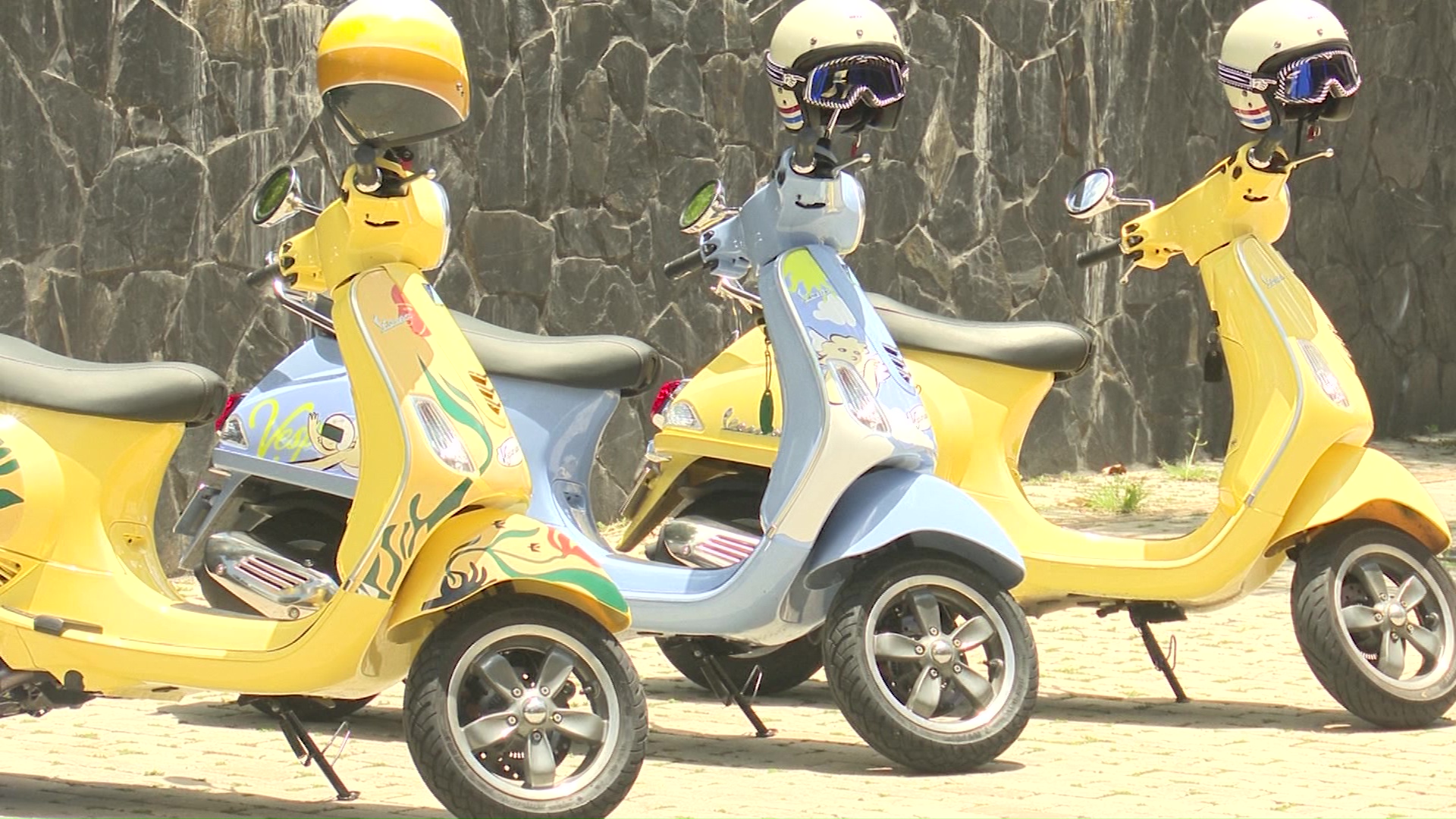 Un viaje por Medellín en Vespa