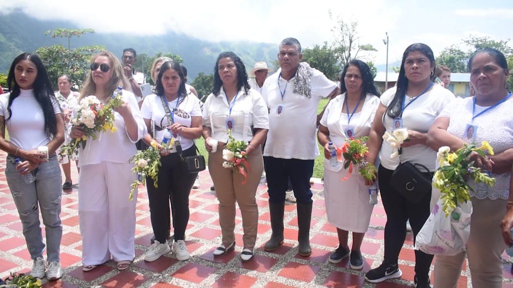 Acción de reconocimiento para víctimas de El Aro 