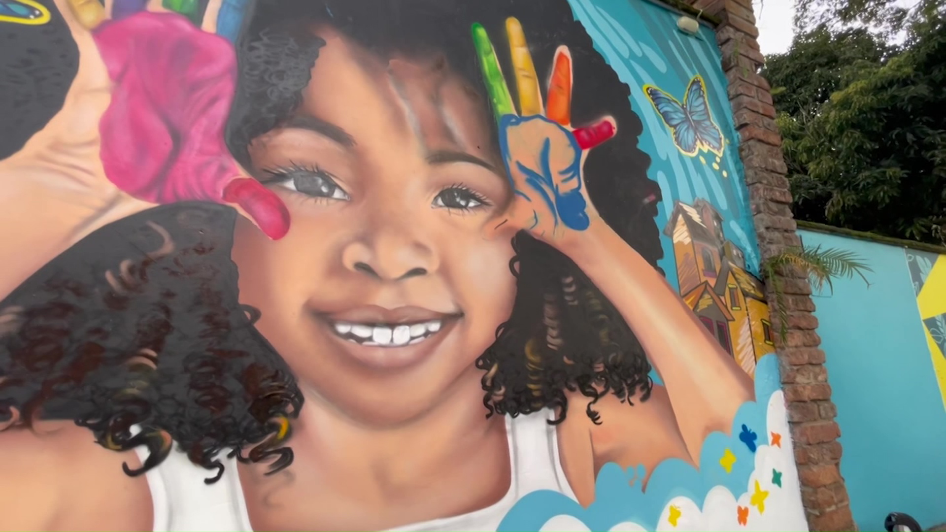 Mural en Medellín: Un homenaje a los niños víctimas de explotación sexual