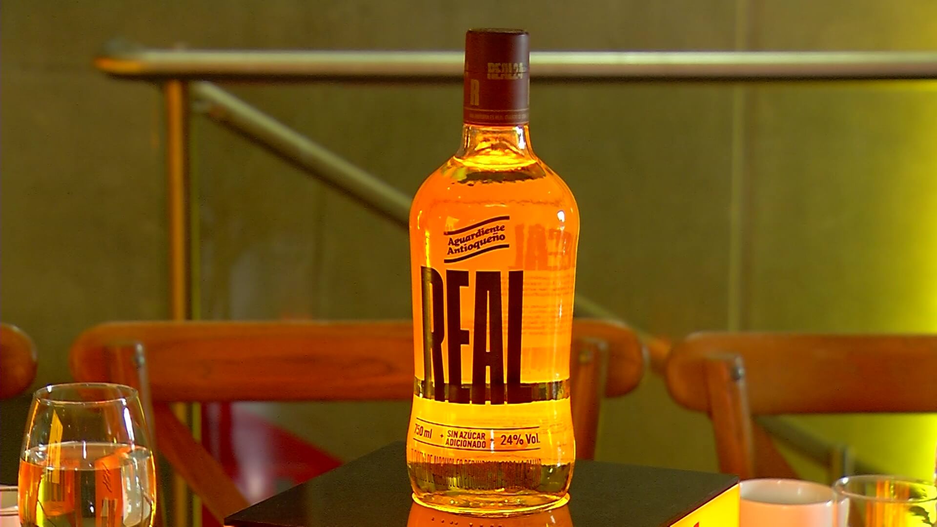 Aguardiente Real 24° lanza nueva botella con sabor suave y diseño exclusivo