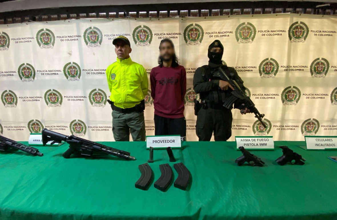 Decomisados 8 fusiles y 2 pistolas en Medellín y Miami