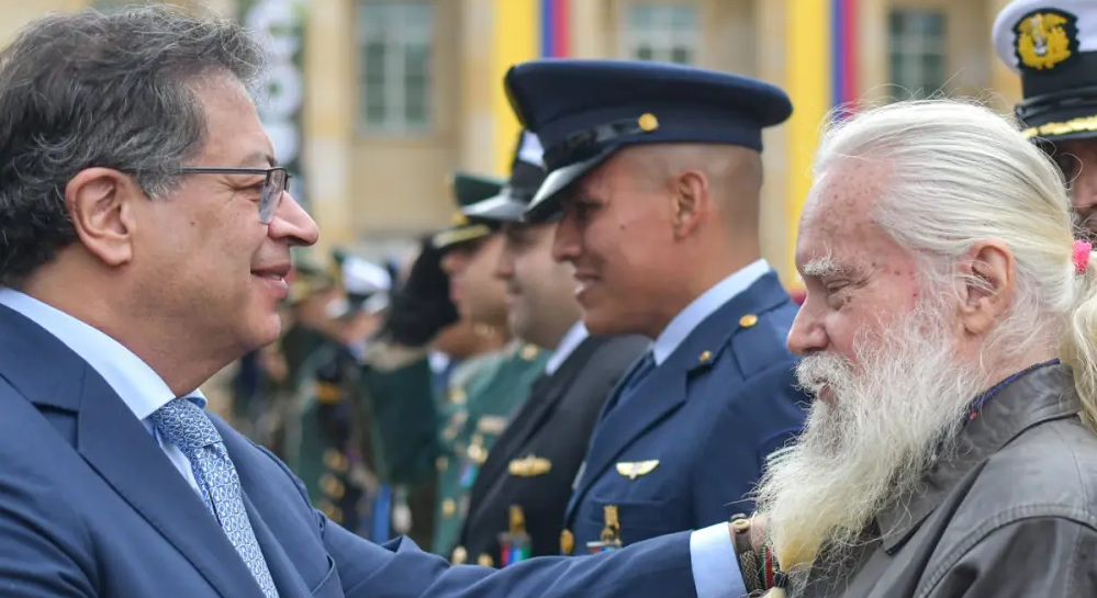 Polémica por condecoración a exguerrilleros del M-19 un día antes de conmemorarse la Toma del Palacio de Justicia