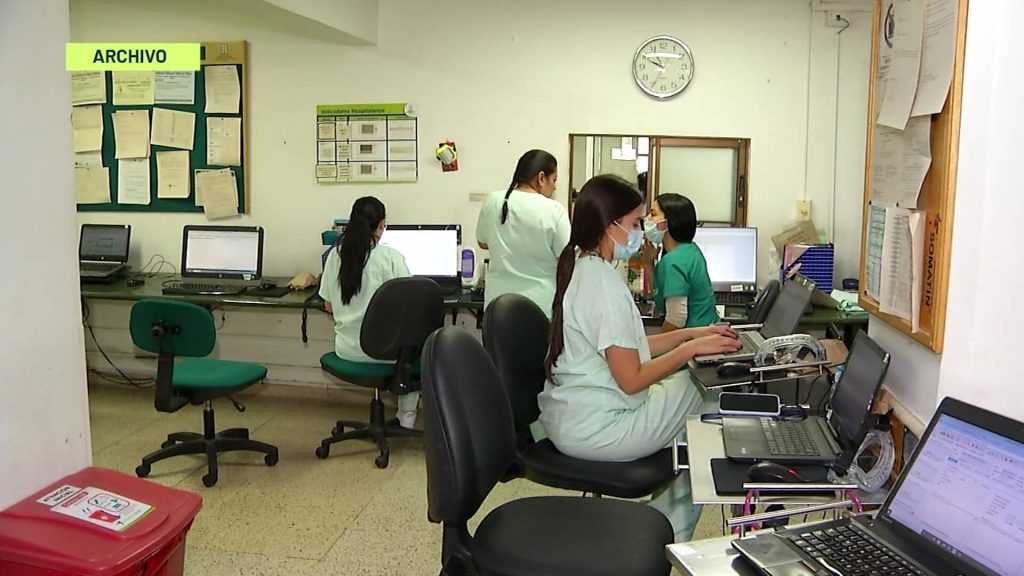 53 hospitales en Antioquia con nómina al día