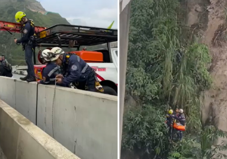 Imágenes del rescate de un motociclista que cayó desde un puente en jurisdicción de Caldas.