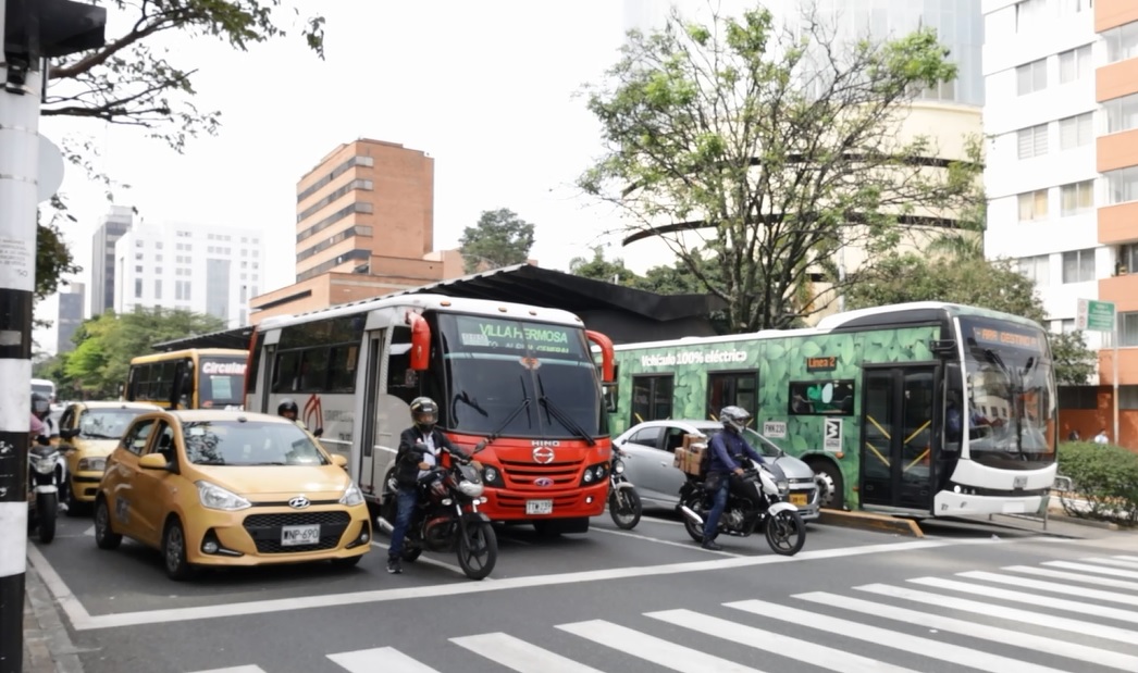 Aumentará el costo del pasaje para bus y microbús.