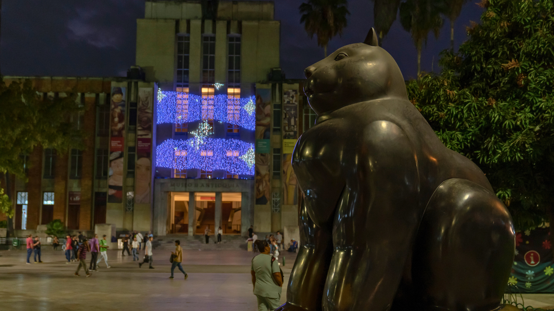 La magia de la Navidad también ilumina la Plaza Botero y el Museo de Antioquia