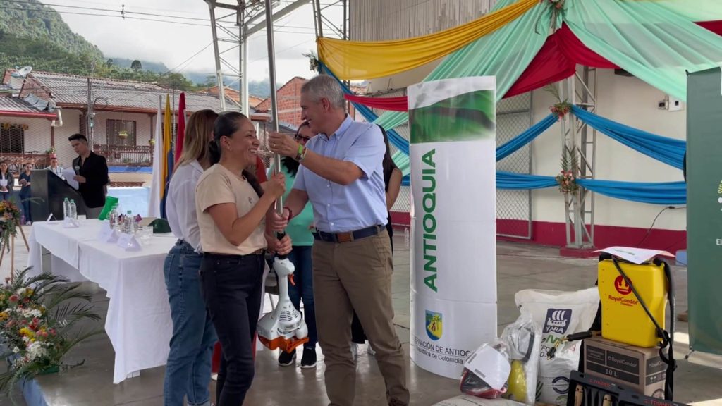 Mujeres rurales de Jardín inician sus unidades productivas con apoyo de la Gobernación 