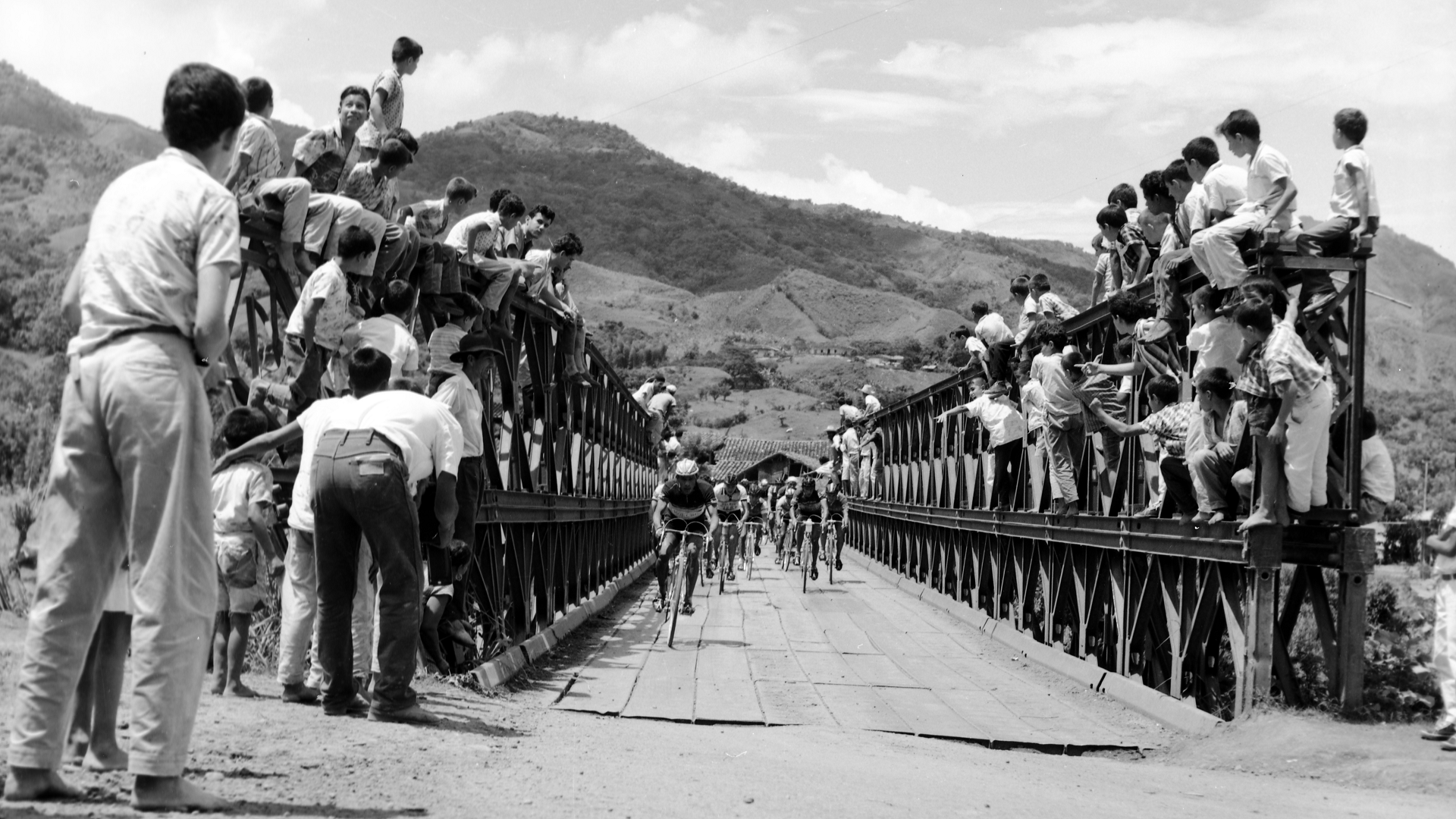 Viaje a la historia del ciclismo colombiano a través del ojo de Horacio Gil Ochoa