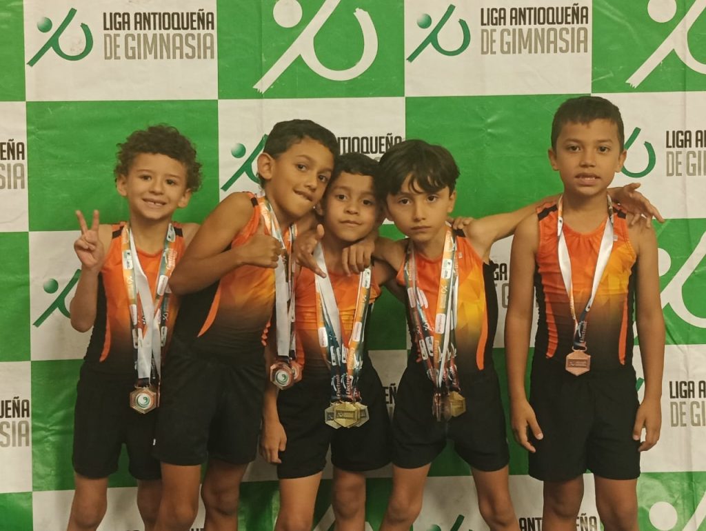 Foto: equipo del Inder Envigado que participará en la Babygimnasia