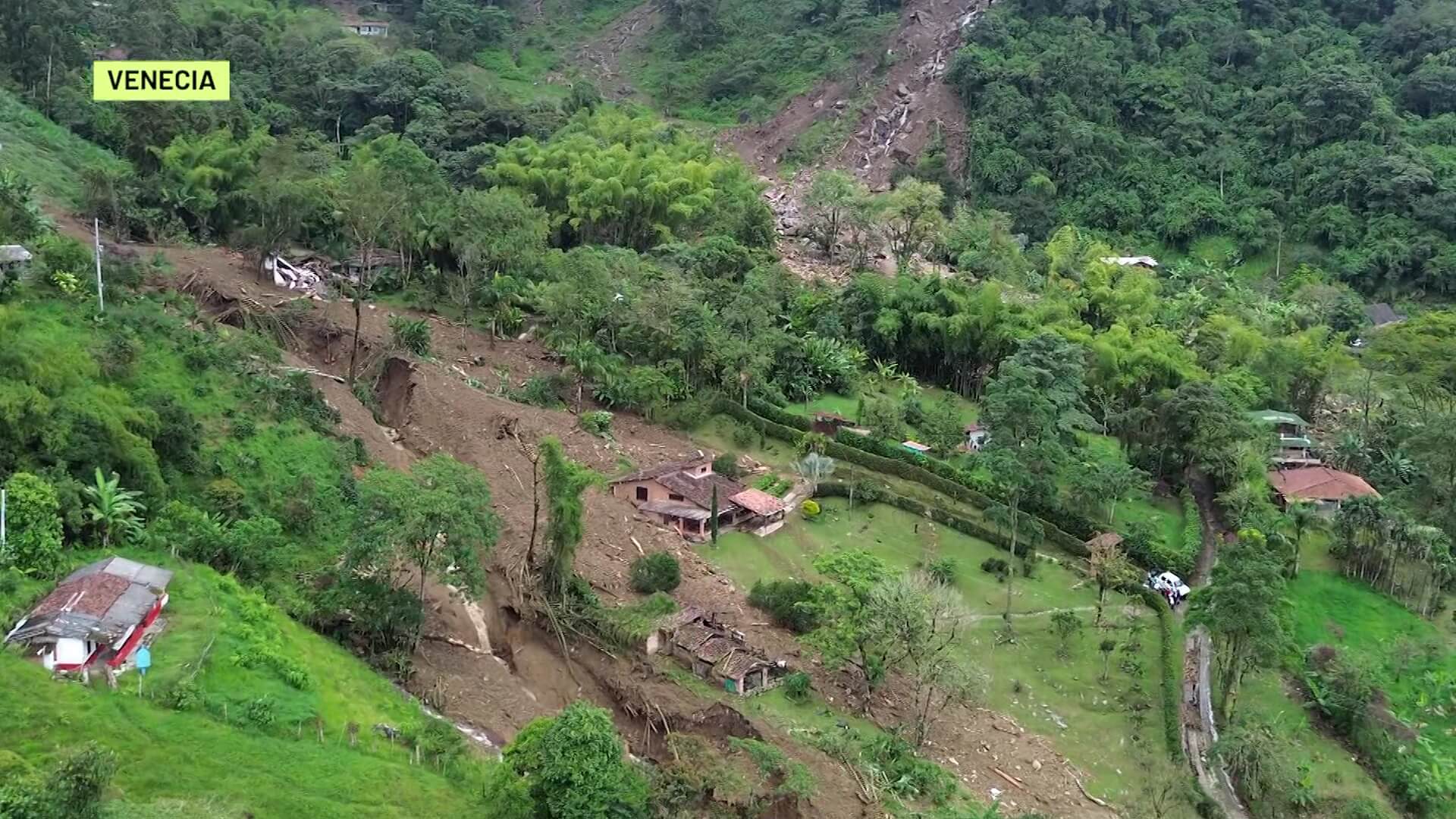 Venecia: Cerro Bravo bajo monitoreo constante