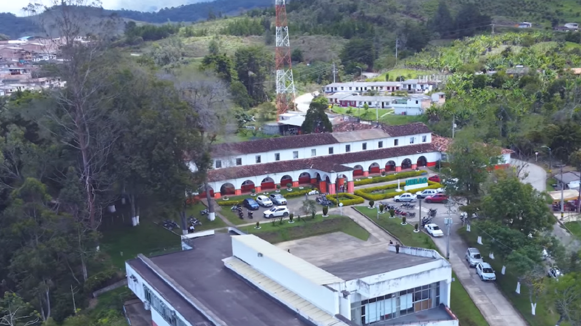 Señalan al Eln del asesinato tres presuntos miembros del Clan del Golfo en límites de Antioquia y Chocó